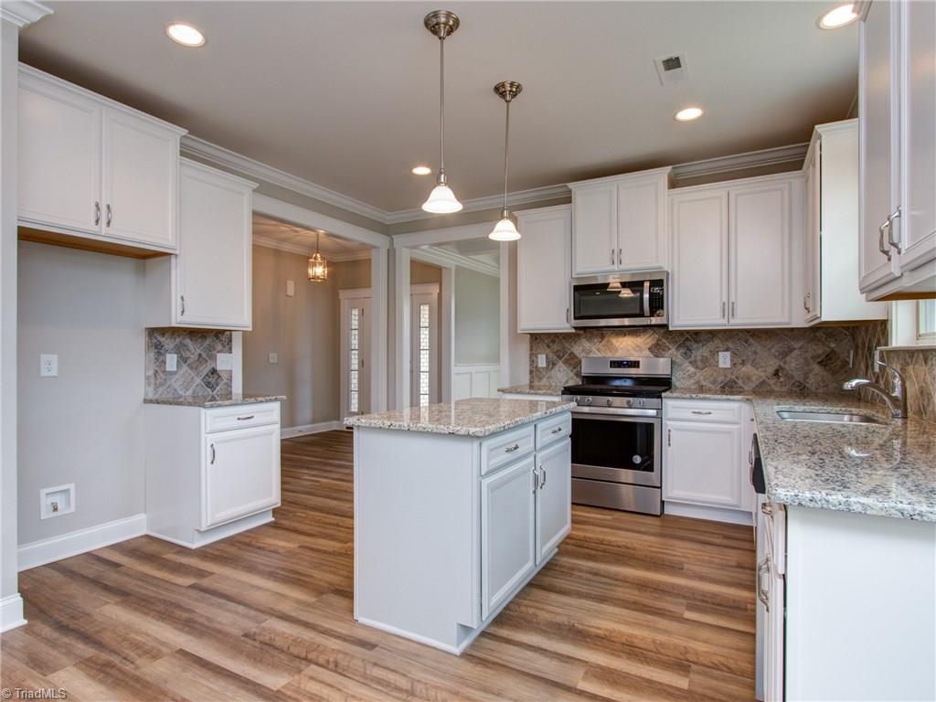 5515 Rambling Road Greensboro, NC 27409 - Photo 9 of 30