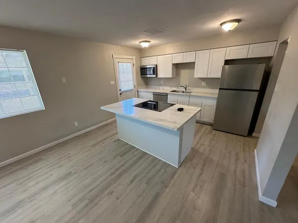 $1,995 | 427 East Riviera Drive, Tempe, AZ 85282