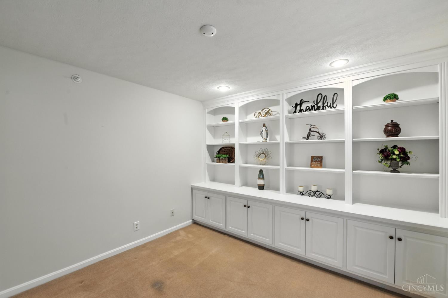 4320 Regency Ridge Court, Unit 202 Cincinnati, OH 45248 - Photo 10 of 38 Gallery Image 10