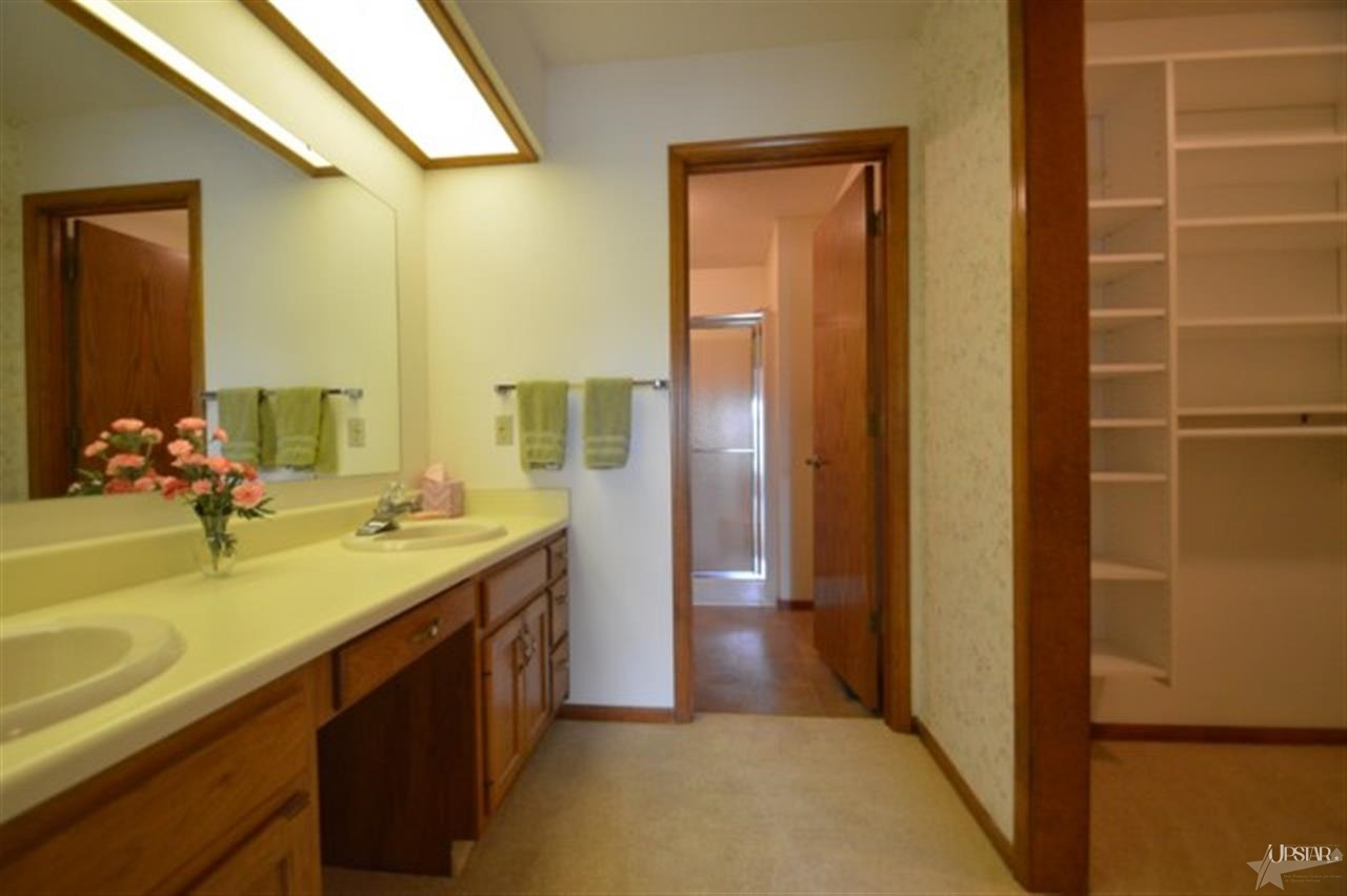 4713 Crystal Ridge Cove Fort Wayne, IN 46835 - Photo 13 of 19 Gallery Image 13