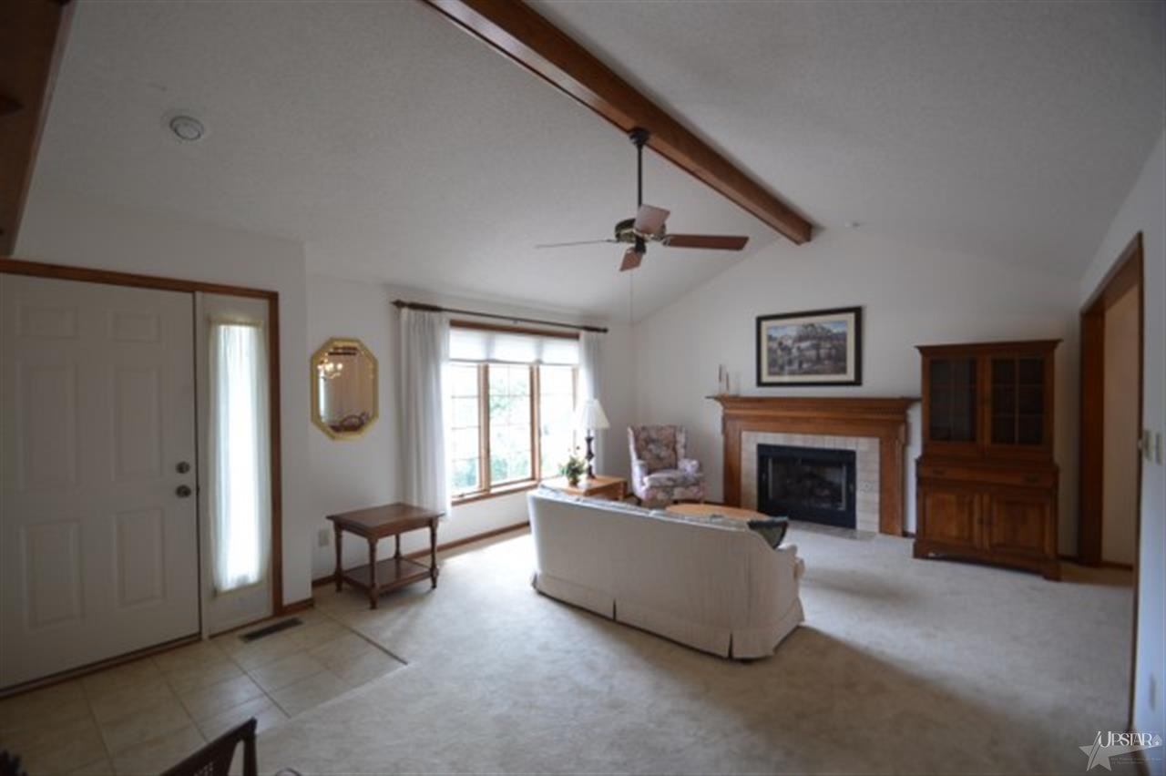 4713 Crystal Ridge Cove Fort Wayne, IN 46835 - Photo 3 of 19 Gallery Image 3