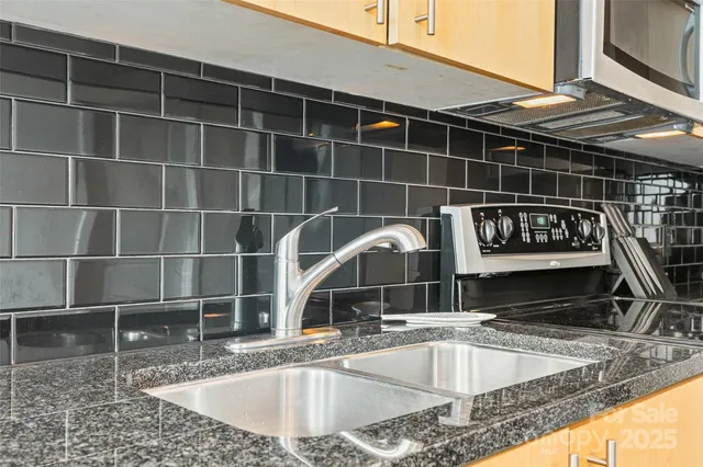 $350,000 | 210 North Church Street, Unit 2405, Charlotte, NC 28202