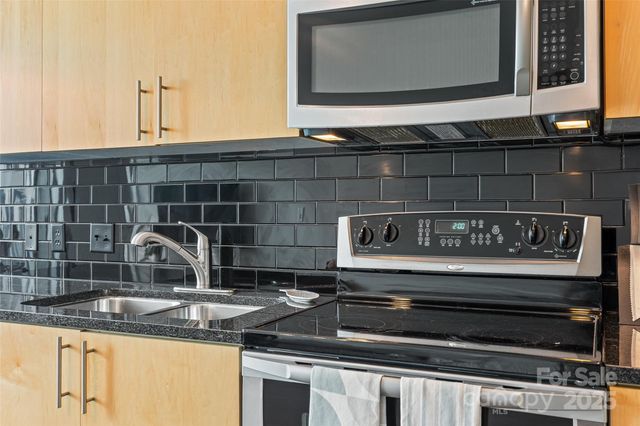 $338,000 | 210 North Church Street, Unit 2405, Charlotte, NC 28202