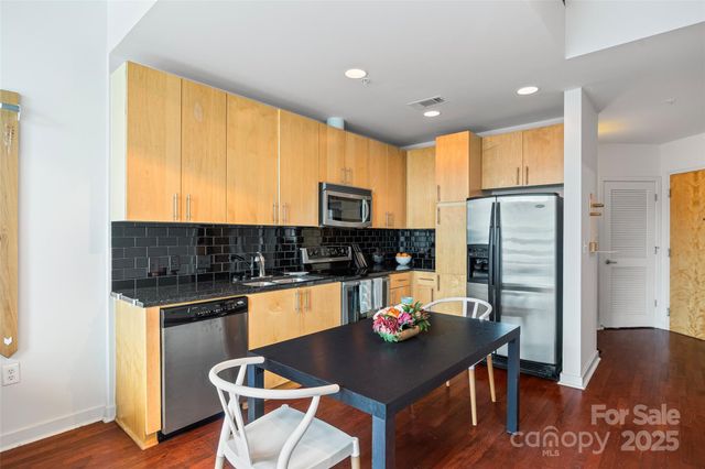 $338,000 | 210 North Church Street, Unit 2405, Charlotte, NC 28202