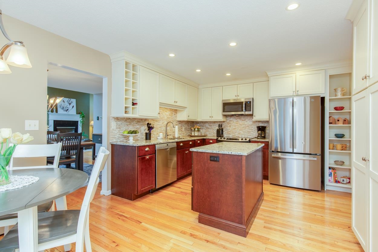 37 Standish Way Amherst, NH 03031 - Photo 16 of 50