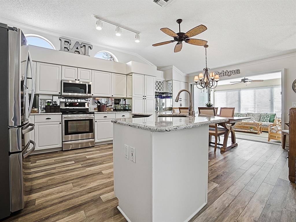 706 Rivera Road Lady Lake, FL 32159 - Photo 8 of 27