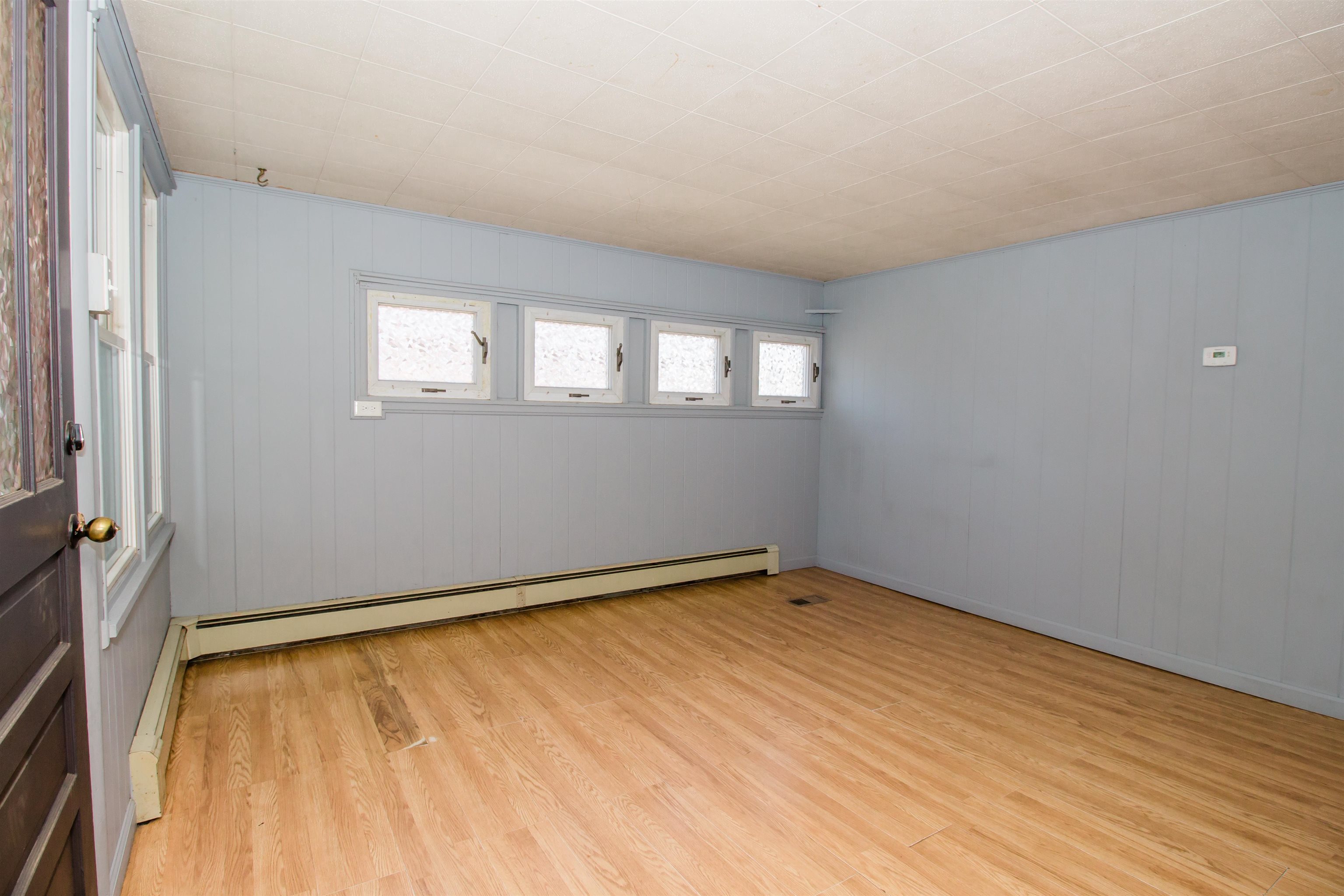 409 Bruce Street Bridgewater, VA 22812 - Photo 7 of 29 an empty room with a window
