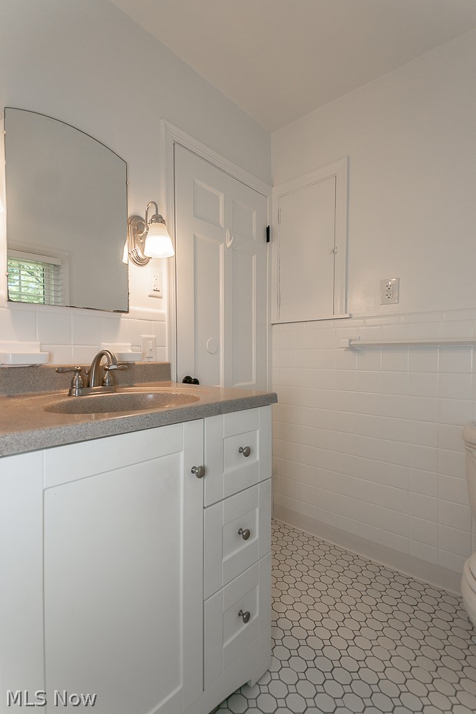 1577 Oakmount Road South Euclid, OH 44121 - Photo 15 of 32