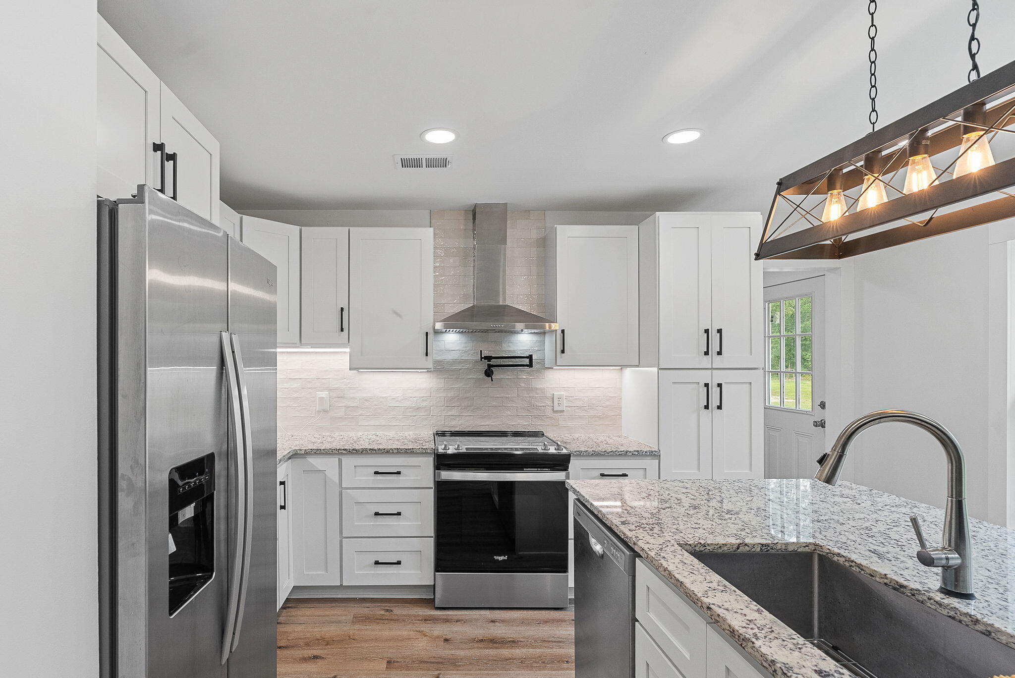 136 Thirteen Way Cross, SC 29436 - Photo 13 of 28 kitchen