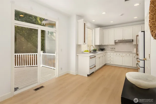 $1,690,000 | 16255 Southeast 66th Street, Bellevue, WA 98006