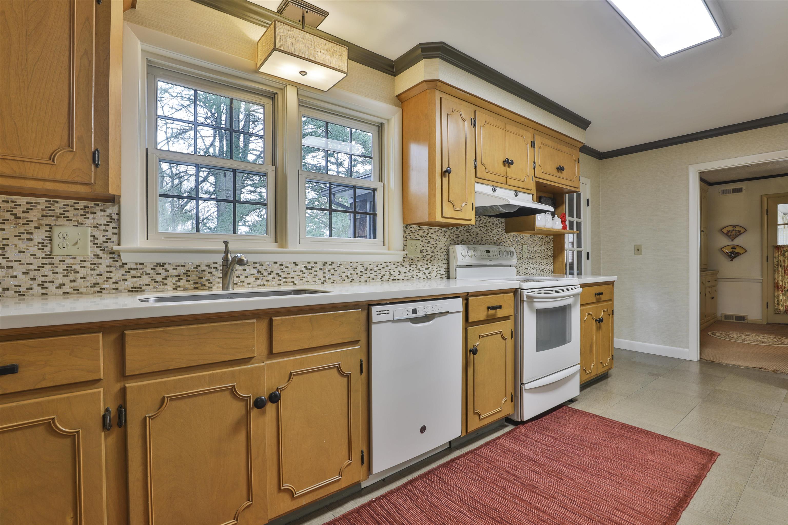 219 North Gate Road Manchester, NH 03104 - Photo 13 of 40 Gallery Image 13