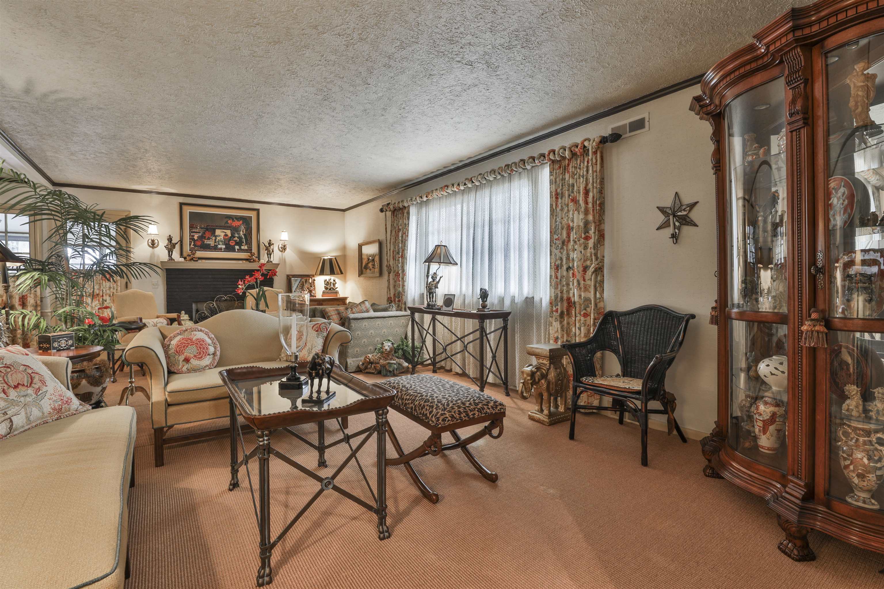 219 North Gate Road Manchester, NH 03104 - Photo 3 of 40 Gallery Image 3