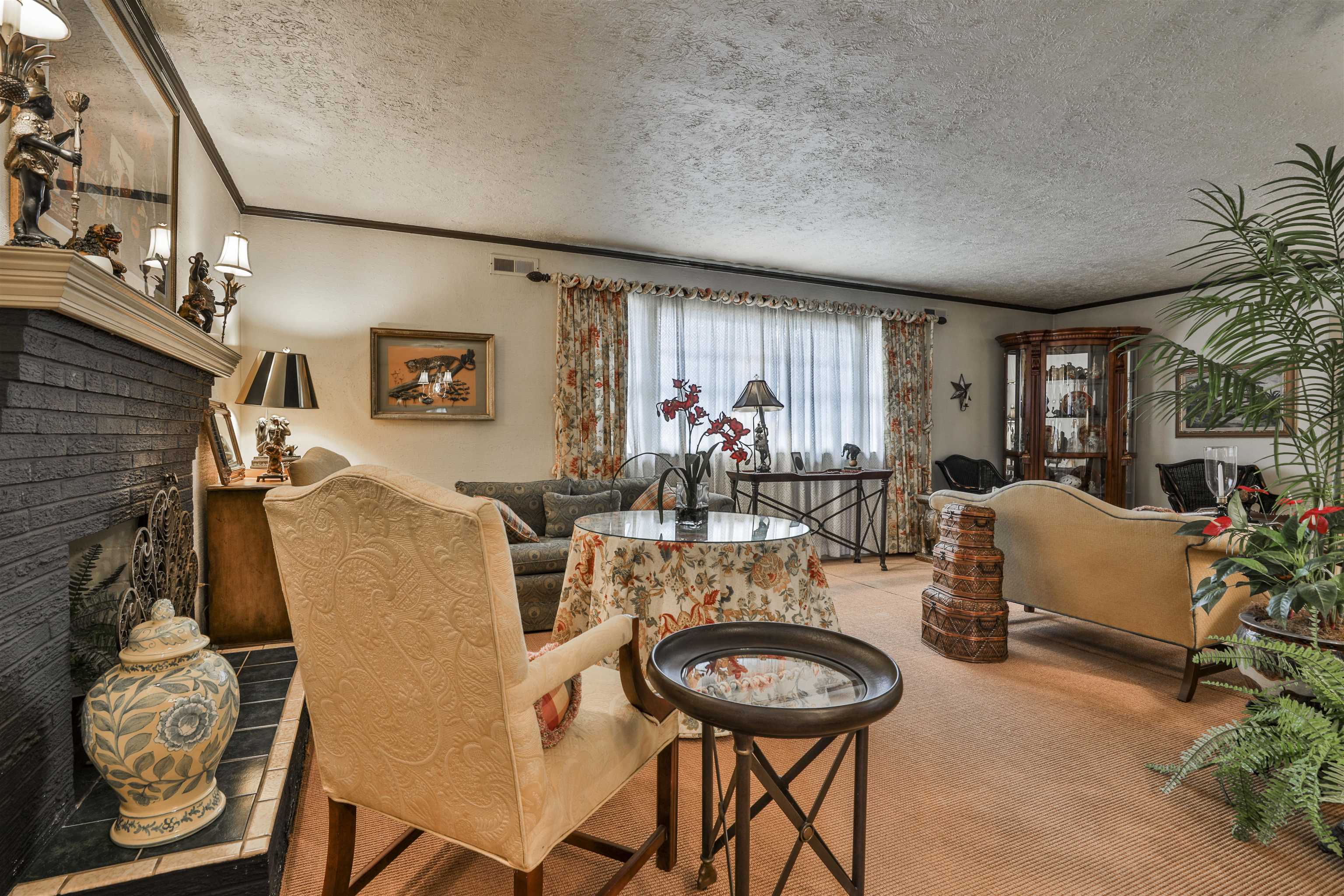 219 North Gate Road Manchester, NH 03104 - Photo 7 of 40 Gallery Image 7