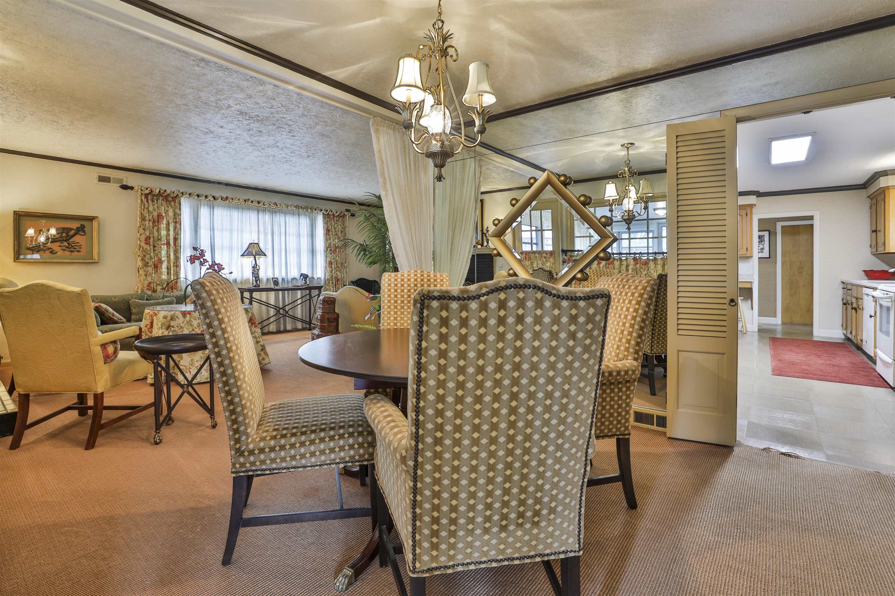 219 North Gate Road Manchester, NH 03104 - Photo 9 of 40 Gallery Image 9