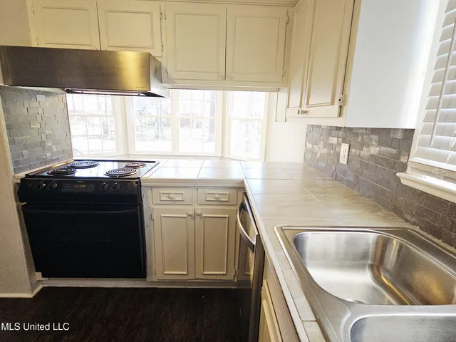 $229,900 | 1431 Tracewood Drive, Jackson, MS 39211