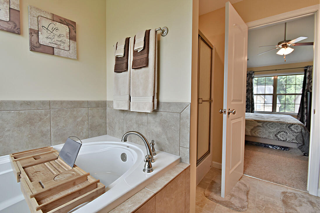 11645 Edison Road Knoxville, TN 37932 - Photo 20 of 30 MBR Tub & Separate Shower