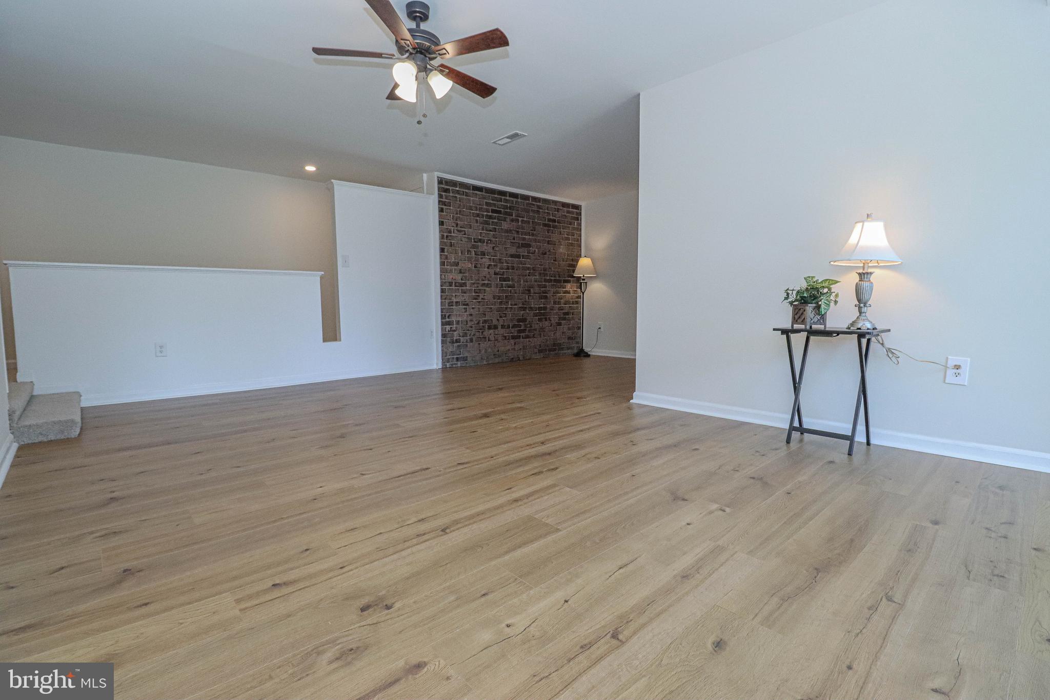 140 Georgetown Road, Unit 10 Annapolis, MD 21403 - Photo 7 of 43 Living