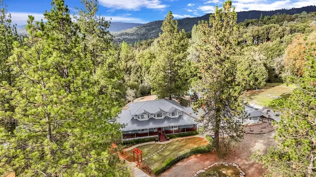 $1,050,000 | 50711 Road 426, Oakhurst, CA 93644