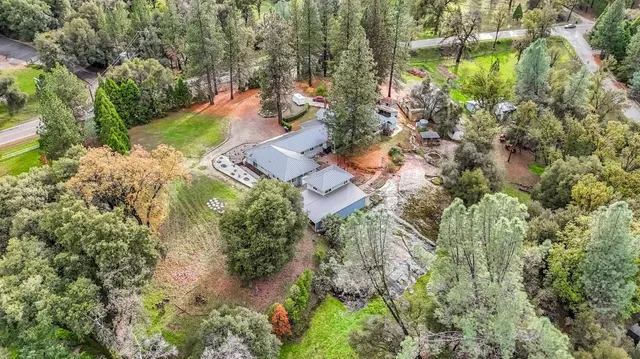 $1,050,000 | 50711 Road 426, Oakhurst, CA 93644