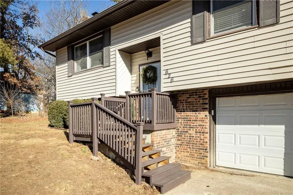 $230,000 | 626 Jill Ann Drive, Knob Noster, MO 65336