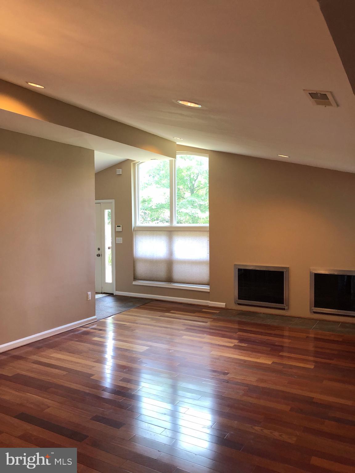3313 Pendleton Drive Silver Spring, MD 20902 - Photo 5 of 29 Living room