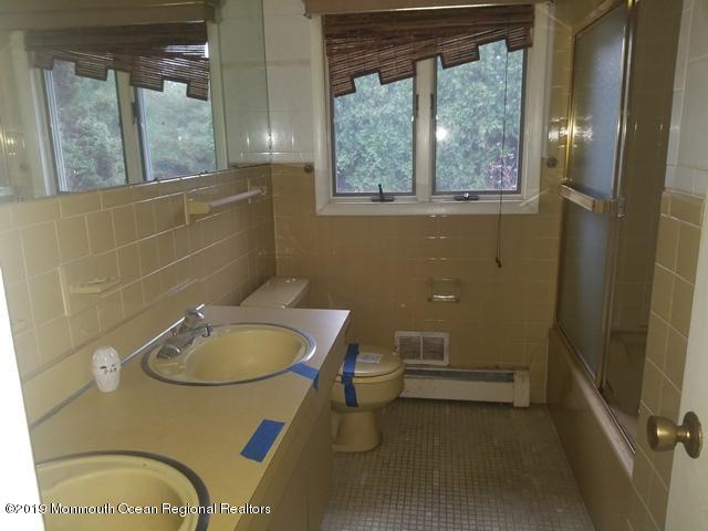 511 Albermarle Road Brick, NJ 08724 - Photo 12 of 23 351-624621 Bathroom (2)