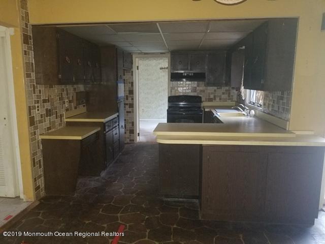 351-624621 Kitchen