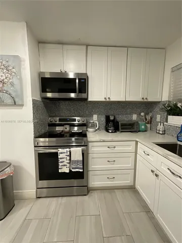 $2,999 | 820 Northwest 87th Avenue, Unit 114, Miami, FL 33172