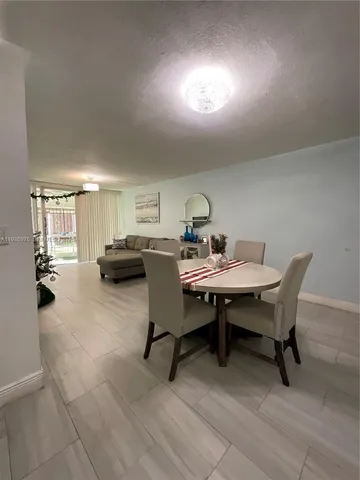 $2,999 | 820 Northwest 87th Avenue, Unit 114, Miami, FL 33172