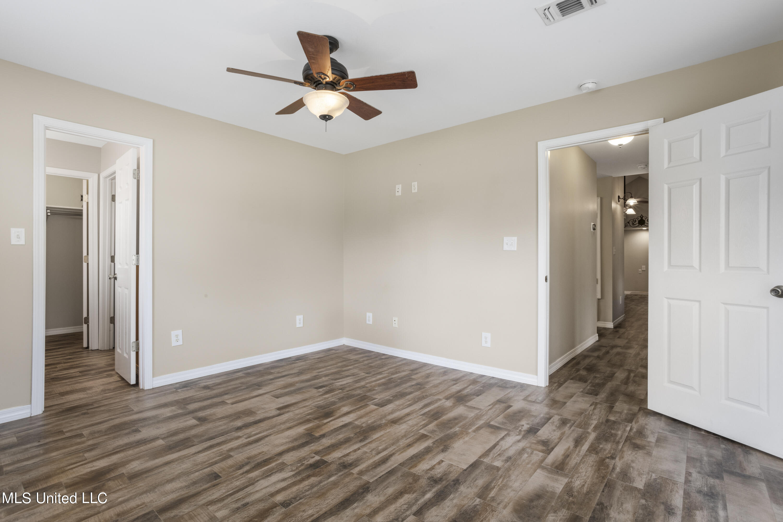 6809 Riviera Drive Biloxi, MS 39532 - Photo 17 of 30 018