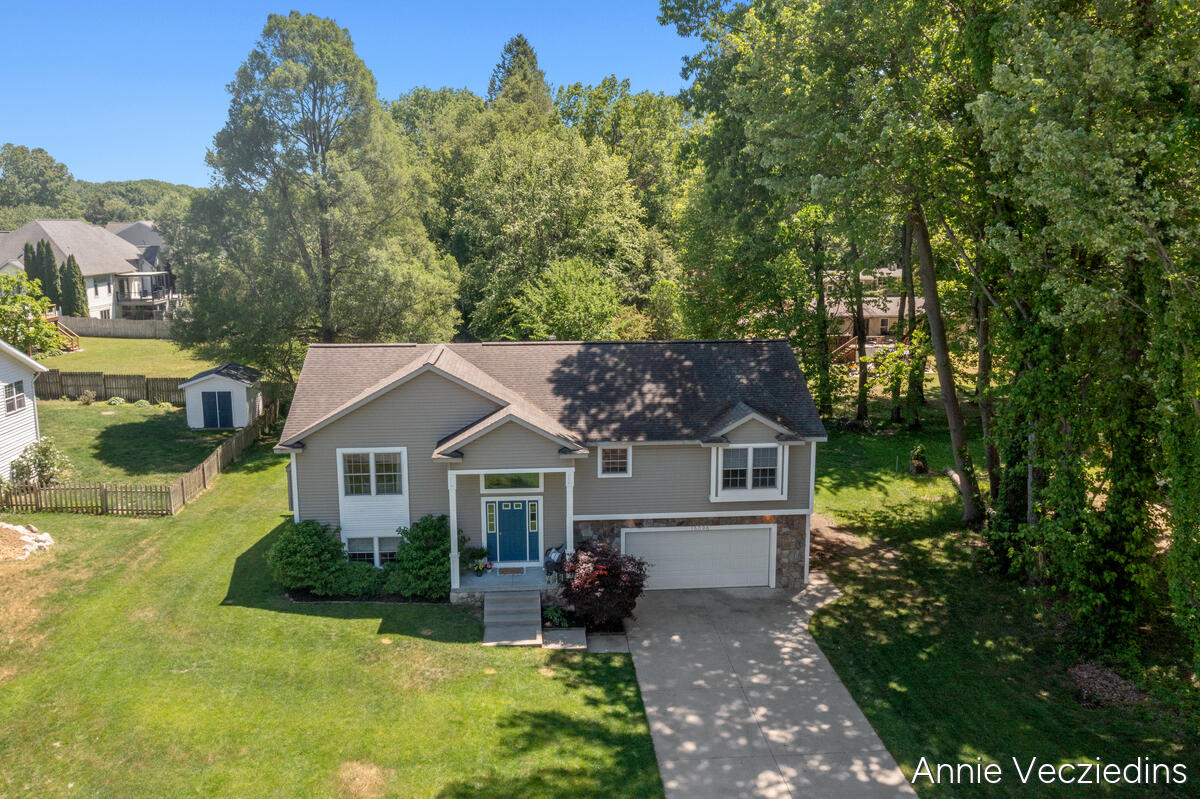 15096 Oakland Street Spring Lake, MI 49456 - Photo 35 of 41 15096-Oakland_201