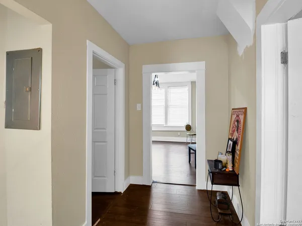 $1,600 | 713 Aransas Avenue, San Antonio, TX 78210