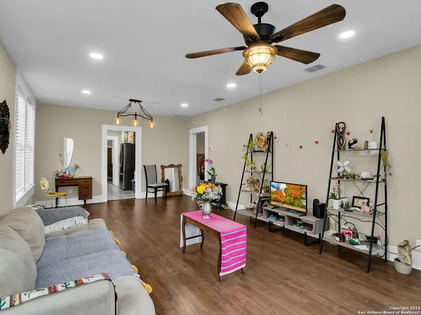 $1,600 | 713 Aransas Avenue, San Antonio, TX 78210