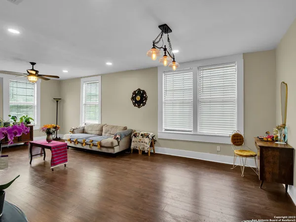 $1,600 | 713 Aransas Avenue, San Antonio, TX 78210