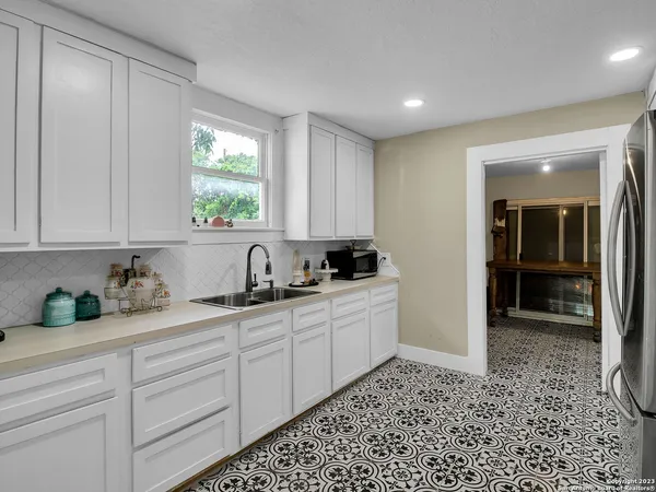 $1,600 | 713 Aransas Avenue, San Antonio, TX 78210