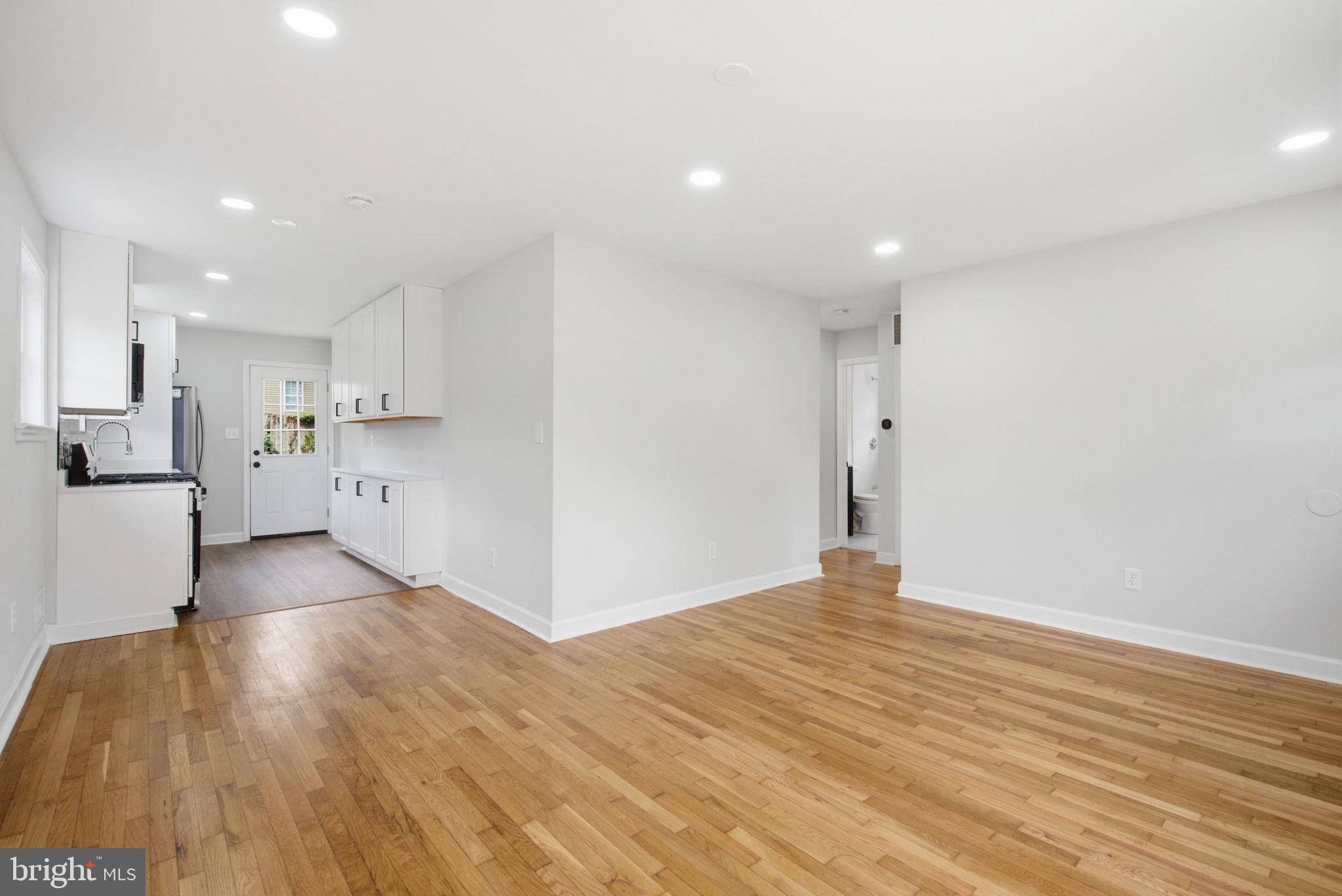 6615 Valley Park Road Capitol Heights, MD 20743 - Photo 5 of 25 Bright and airy open space awaits.