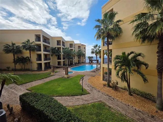 $332,500 | 2351 Lakeview Drive, Unit 208, Sebring, FL 33870