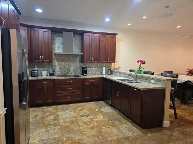 $332,500 | 2351 Lakeview Drive, Unit 208, Sebring, FL 33870