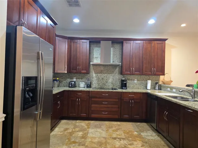 $332,500 | 2351 Lakeview Drive, Unit 208, Sebring, FL 33870