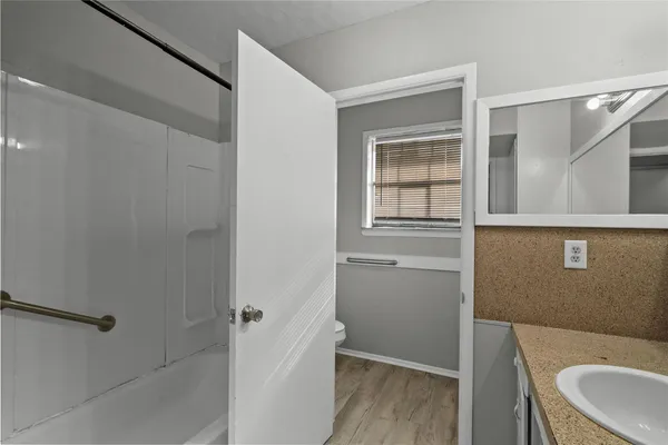 $1,100 | 2729 Main Street, Unit 3, La Marque, TX 77568