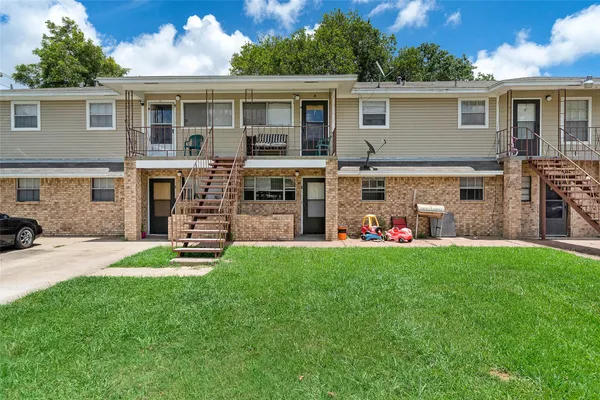 $1,100 | 2729 Main Street, Unit 3, La Marque, TX 77568