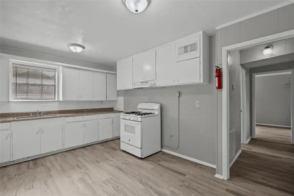 $1,100 | 2729 Main Street, Unit 3, La Marque, TX 77568