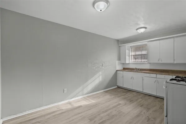 $1,100 | 2729 Main Street, Unit 3, La Marque, TX 77568