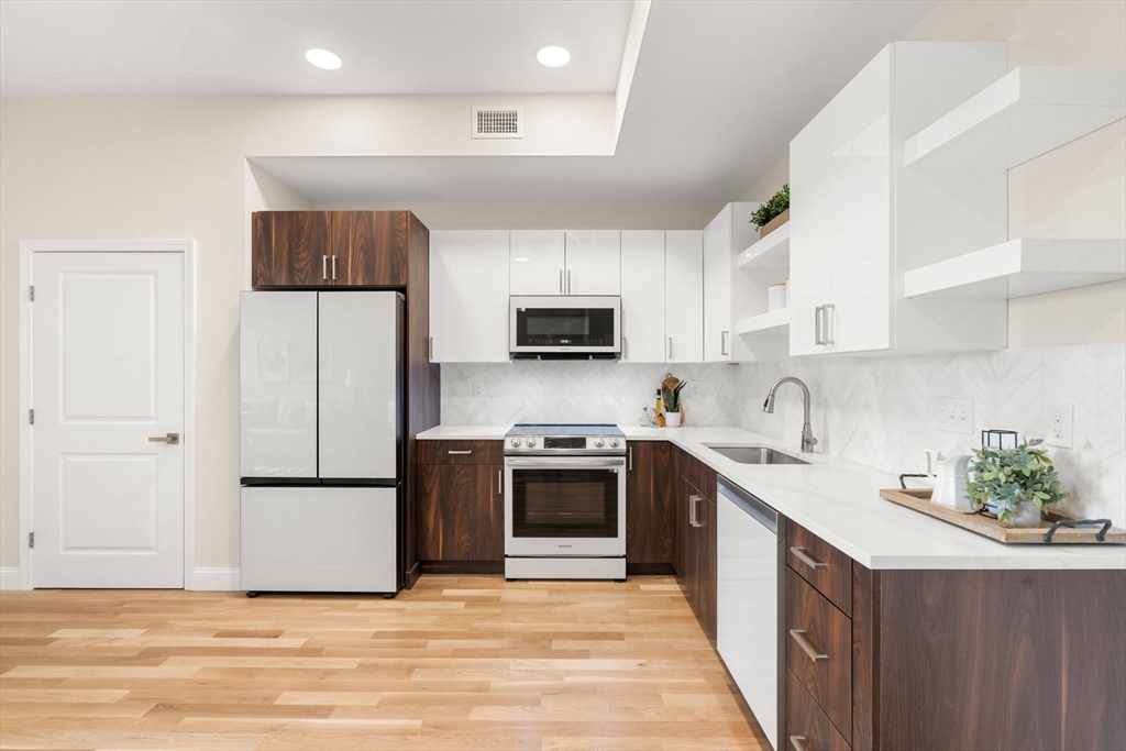 16 Taber Street, Unit 203 Boston, MA 02119 - Photo 25 of 35