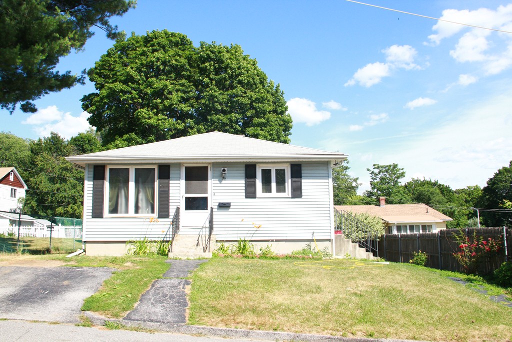 36 Grammont Road Worcester, MA 01607 - Photo 2 of 23 Gallery Image 2
