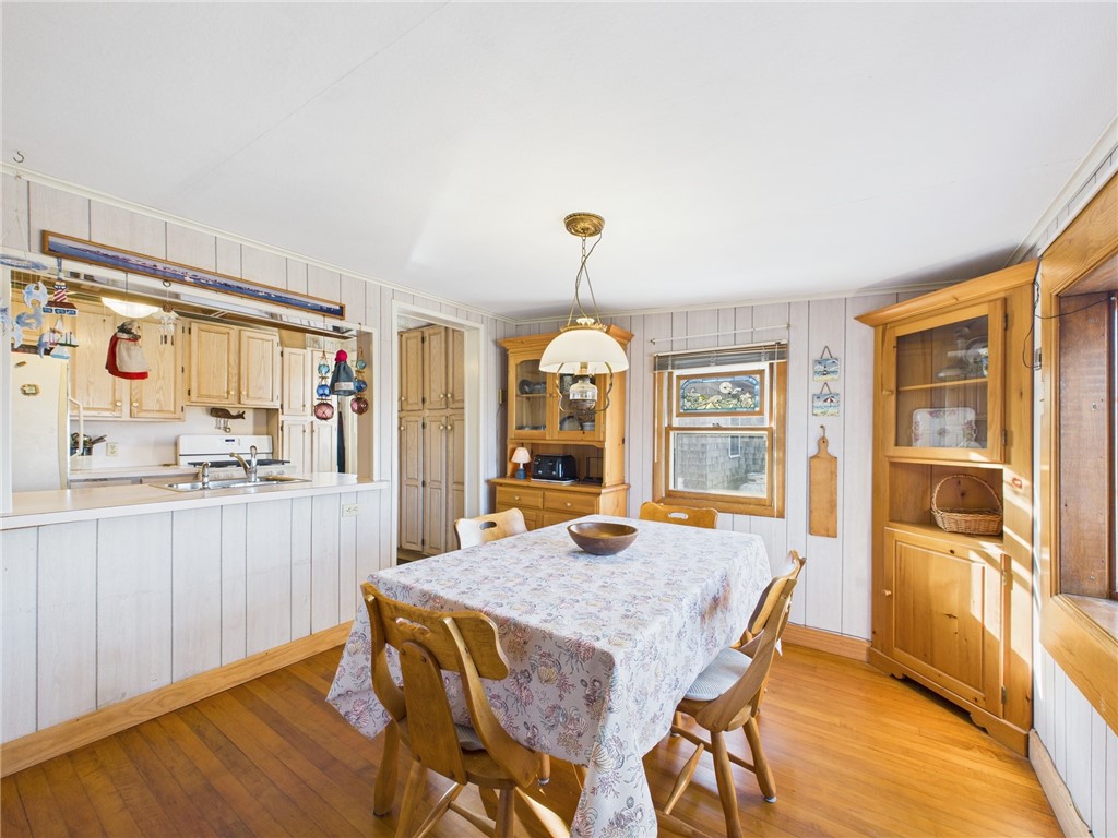 1140 Succotash Road Narragansett, RI 02879 - Photo 13 of 43
