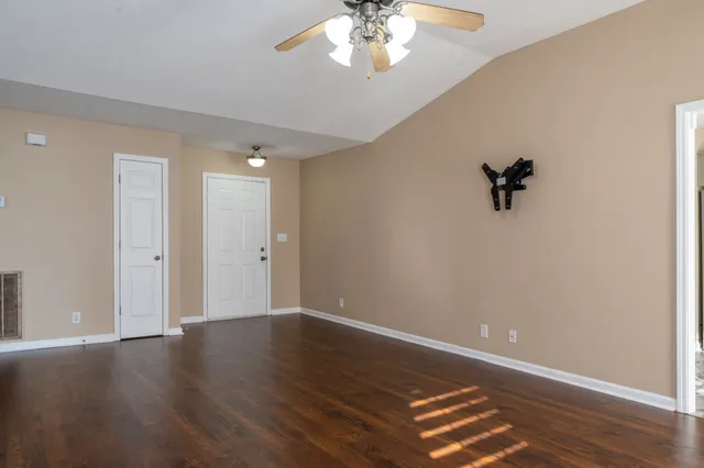 $1,395 | 102 Brandi Court, Oak Grove, KY 42262