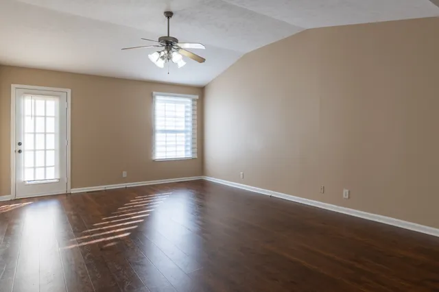 $1,395 | 102 Brandi Court, Oak Grove, KY 42262