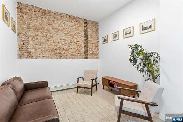 $650,000 | 295 Dr Martin Luther King Jr Boulevard, Newark, NJ 07102