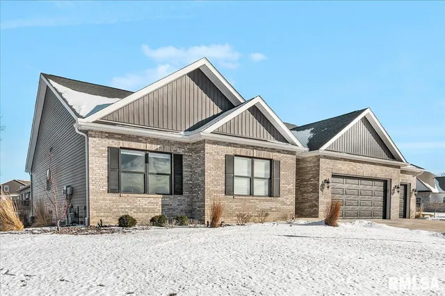 $579,000 | 100 Joseph Court, Washington, IL 61571